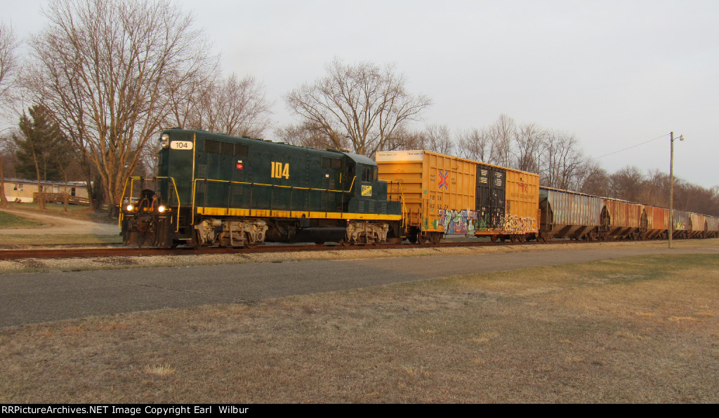 Ohio South Central Railroad (OSCR) 104